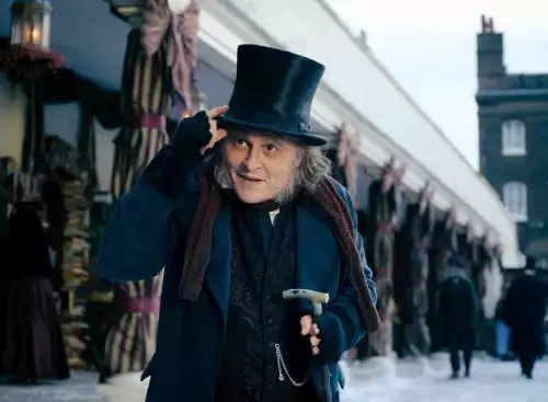 EbenezerAChristmasCarolncduurkw_134355250039252183_big-cine_deskt.webp